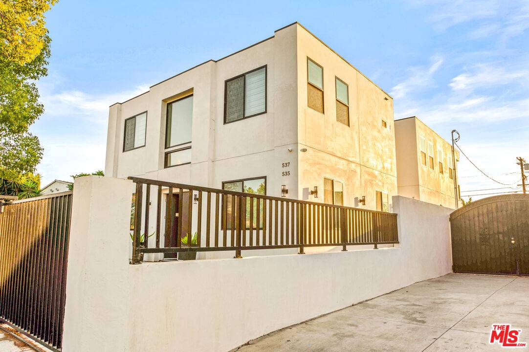 535 N Formosa Ave 8BR Hancock Park La