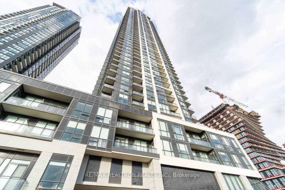 Beautifully Modern 1 Den Condo in the Heart of Square One !