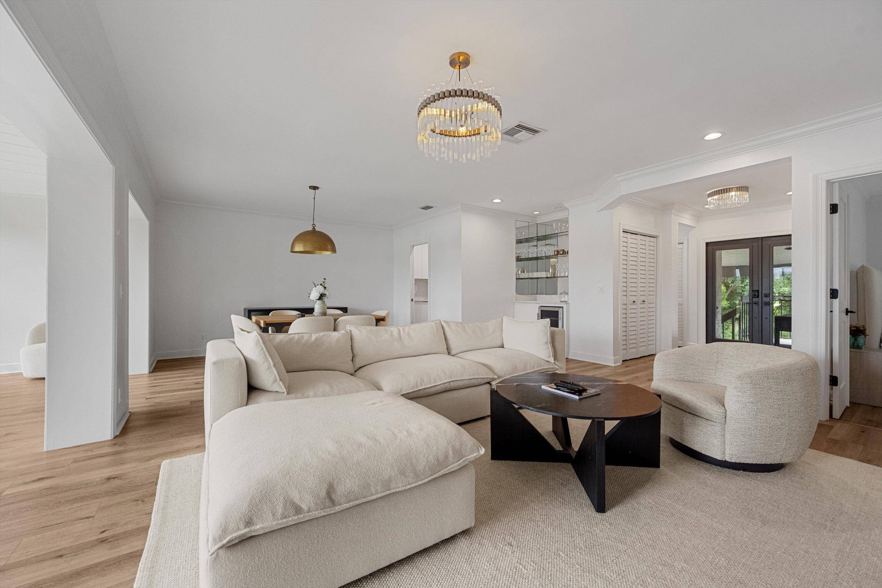 Beautifully renovated 3BR 3BA golf cottage in the iconic Palm Beach Polo Country Club.