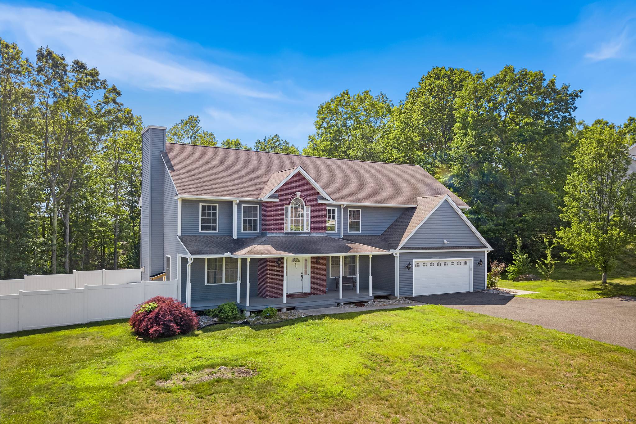 Welcome to 5 Evas Terrace Your Private Retreat in a Prime Cul de Sac Location !