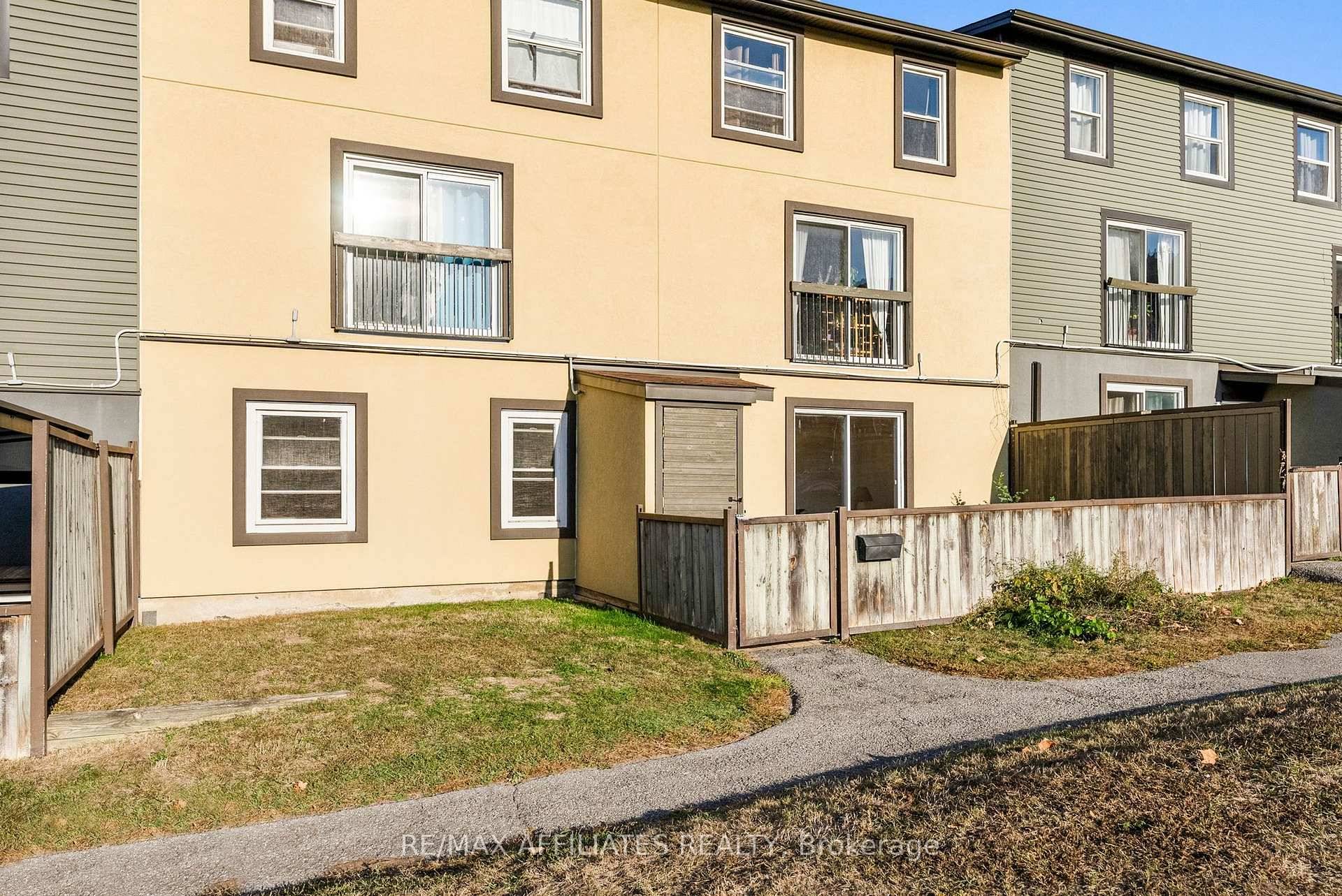 Attention First Time Buyers, Investors, downsizer's, or anyone seeking low maintenance living in a convenient, central location.