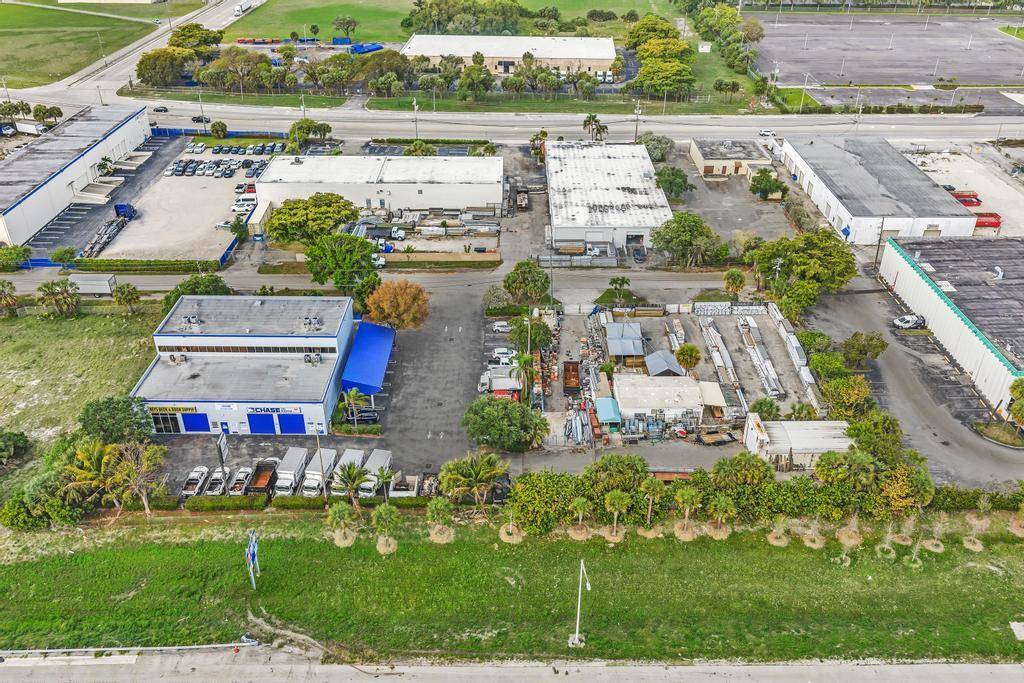 RARE 1. 26 ACRE INDUSTRIAL COMPOUND High utility asset with prime I 95 frontage.