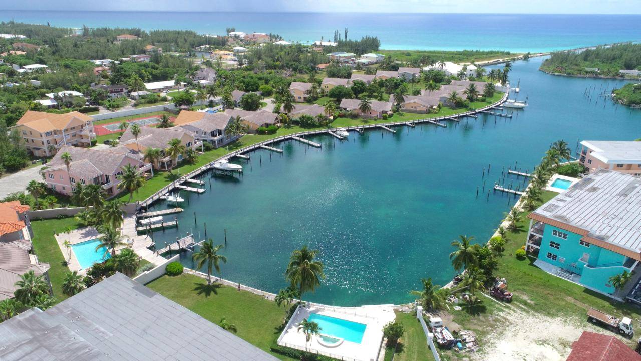 CARIBBEAN BAY CONDOMINIUM Apartment Complex Grand-Bahama-Freeport
