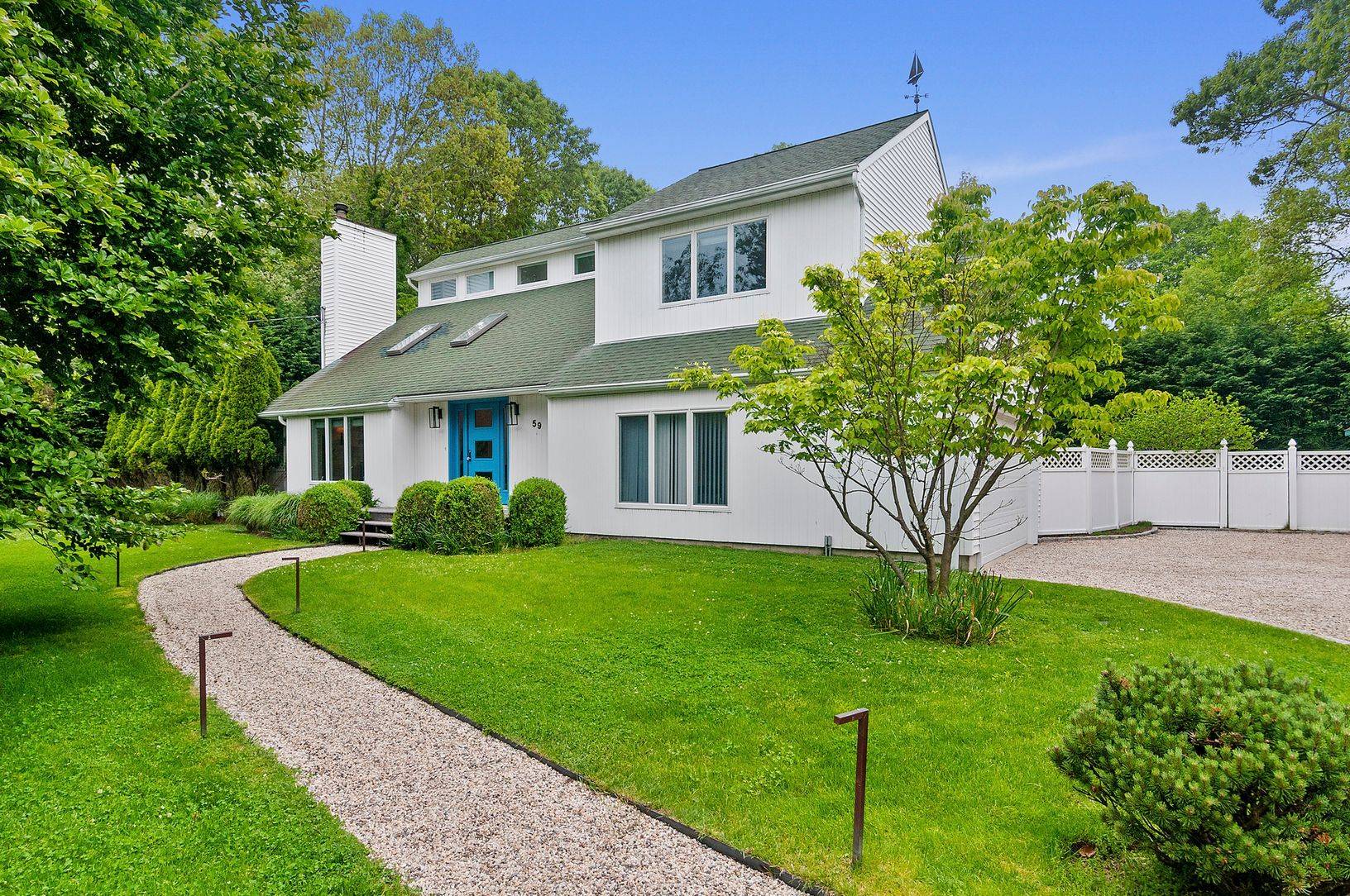 4 Bedroom home with saltwater pool!