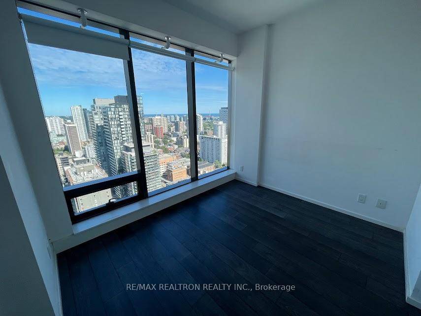 Luxurious 1B Condos at Yonge Wellesley.