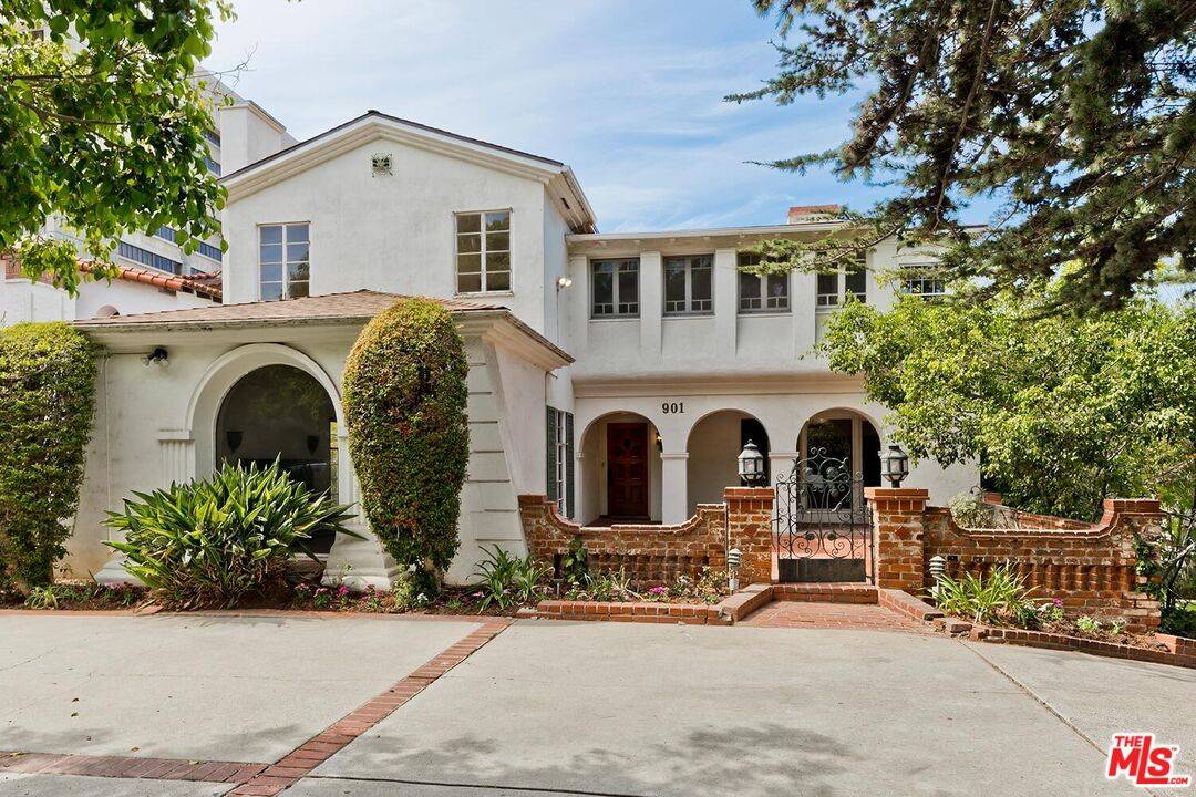 901 Malcolm Ave 4BR Westwood La