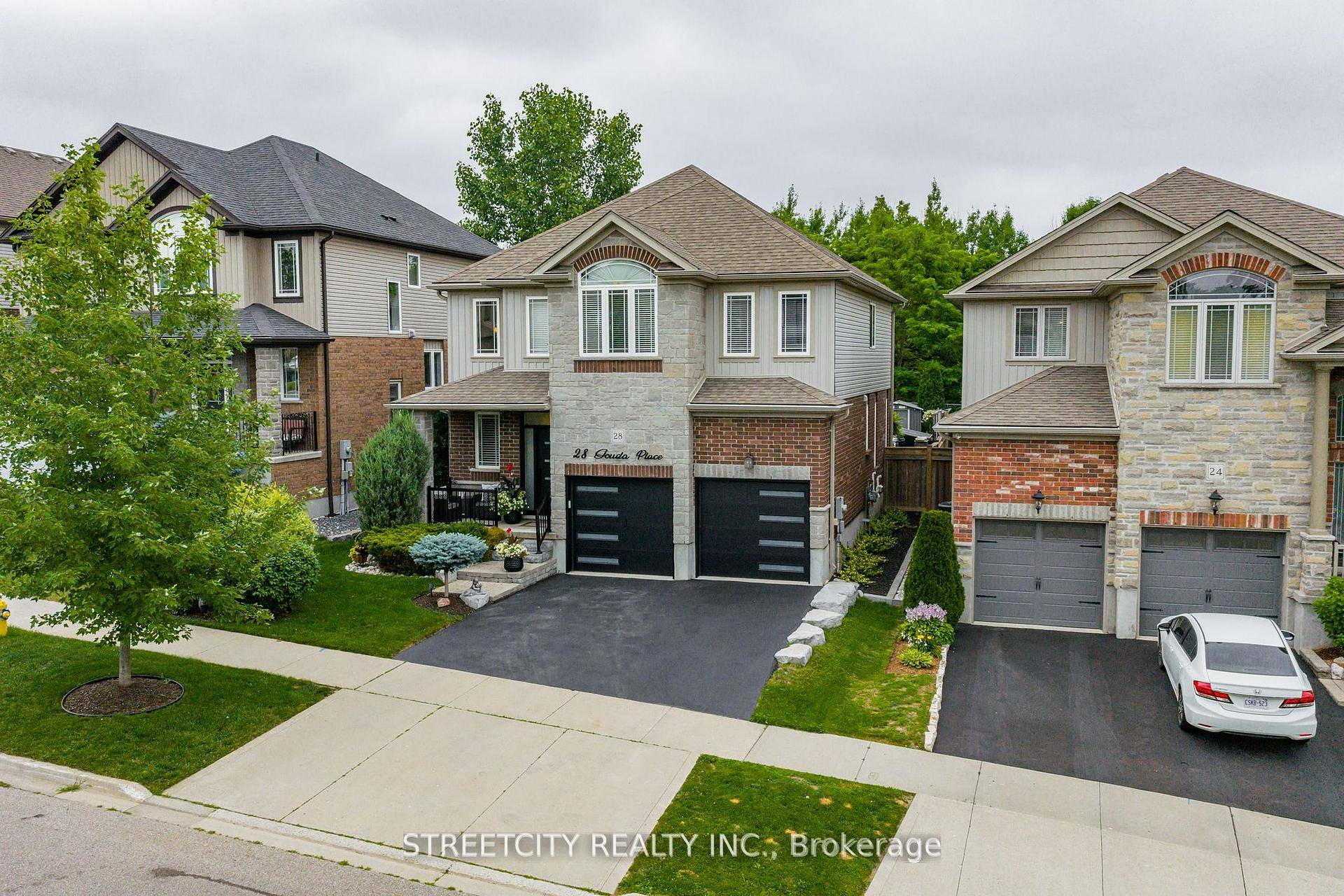Welcome to 28 Gouda Place an upgraded, move in ready home with nearly 3, 000 sq.