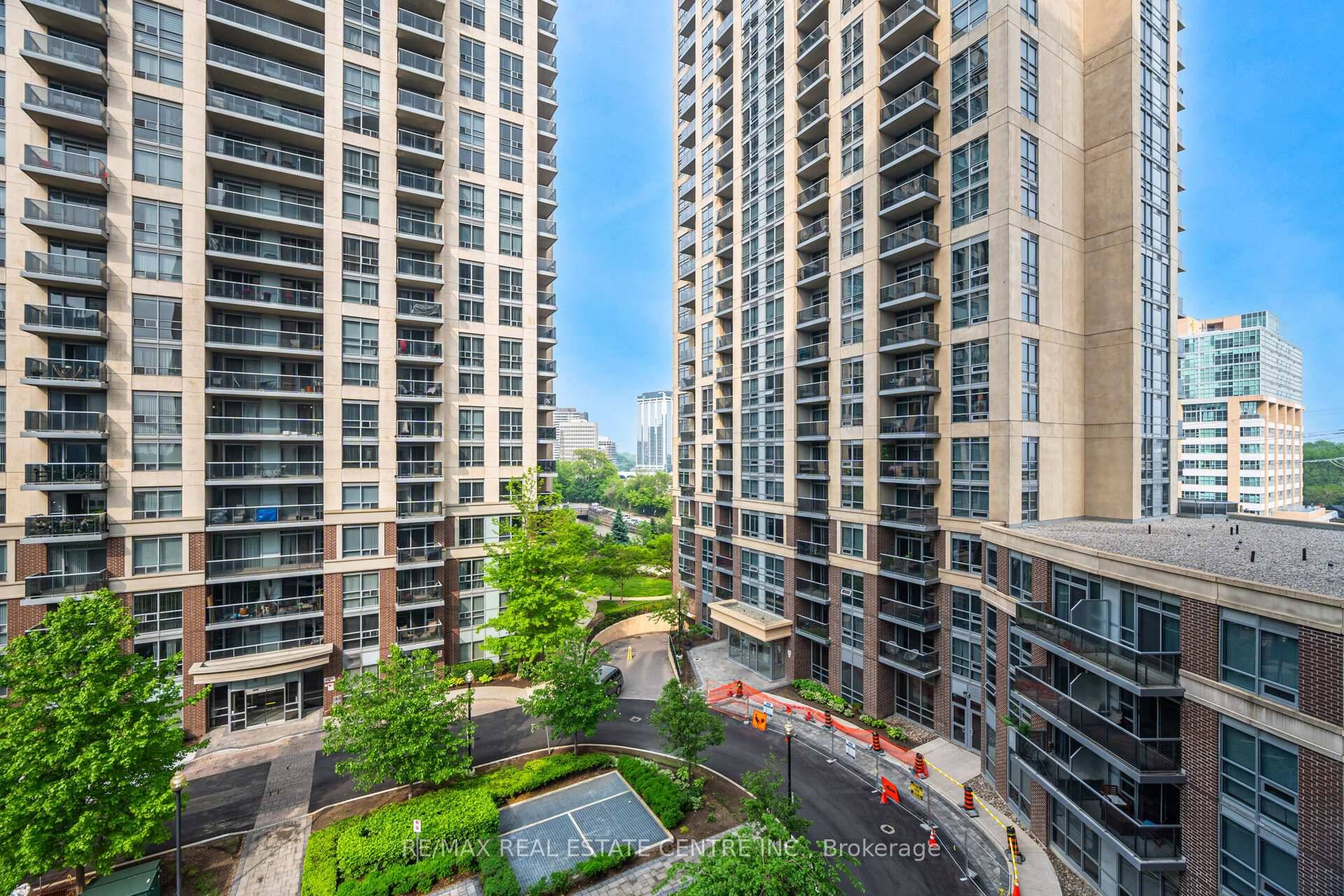 Client Remarks Stylish 1 Bedroom Condo in Prime Etobicoke Location.