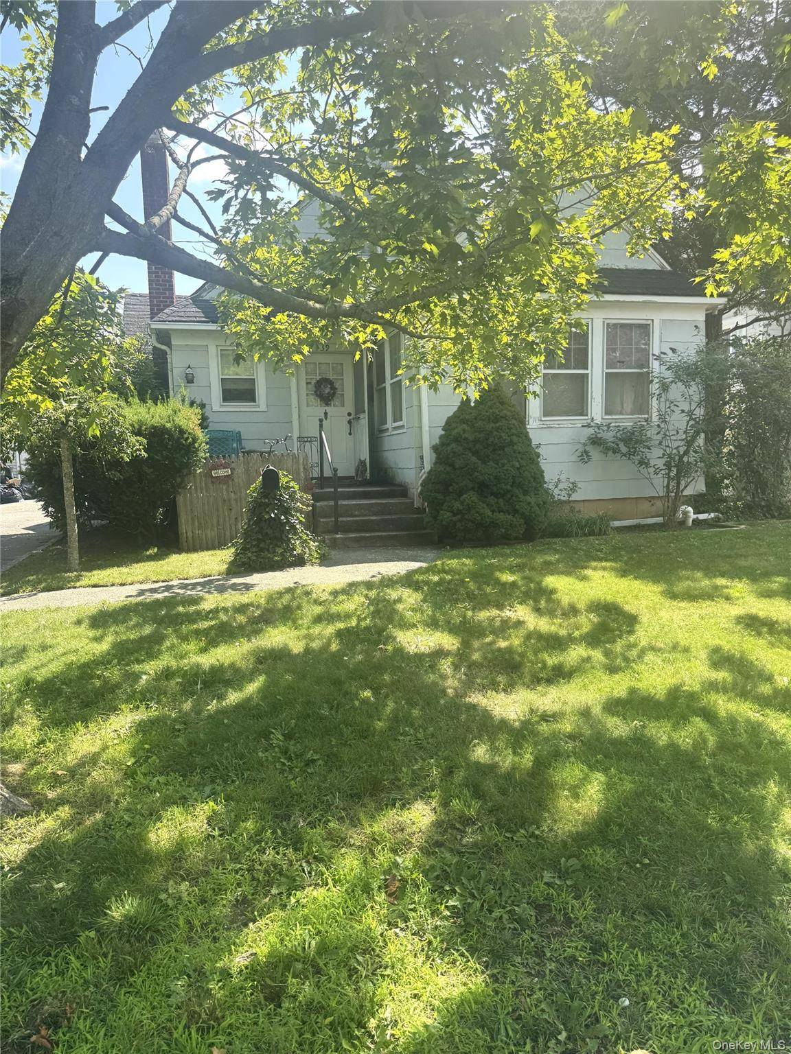 Renovated 4 Bedroom 2 Bathroom Kitchen Large Dining LivingRm Washer amp ; Dryer Garage Hardwood Floors Off Street Parking Great Backyard for BBQ's amp ; Entertaining !