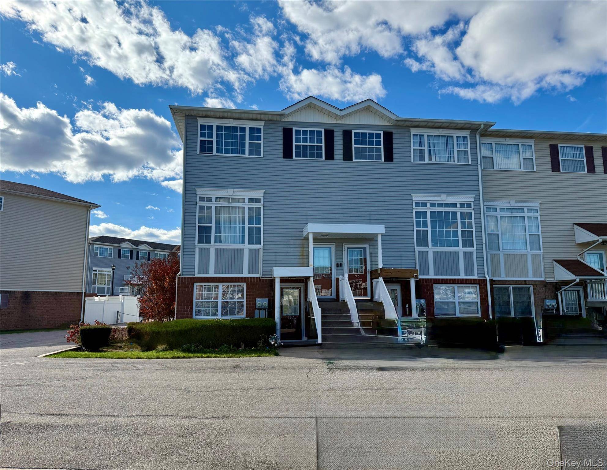 Introducing 197 Surf Drive, a three bedroom condominium corner unit in the gated Harbour Pointe at Shorehaven community.