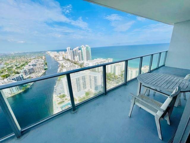 Direct Ocean views from this stunning 2 Bedroom 2 Baths residence corner unit at Hyde Resort Residences.