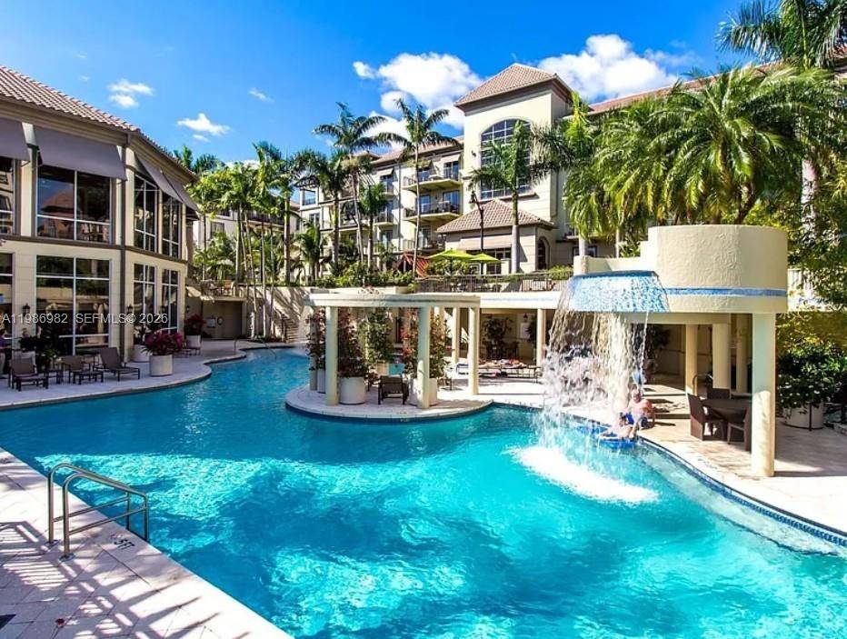 Beautiful Condo in the Heart of Wilton Manors Welcome to this charming and well maintained residence located in one of South Florida s most vibrant and sought after communities !