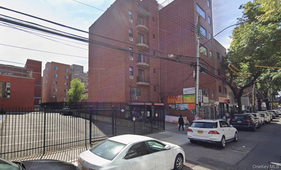 Prime community facility space available on the 6th floor of a well maintained building in the heart of Downtown Flushing.