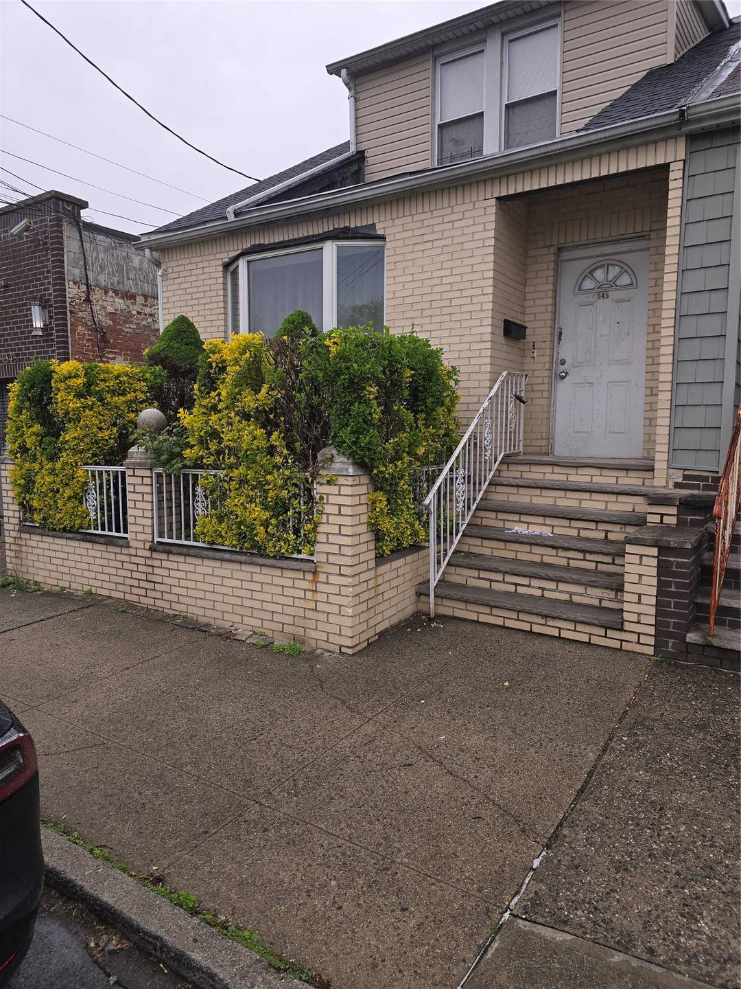 Welcome to 1545 E. 55th Street.