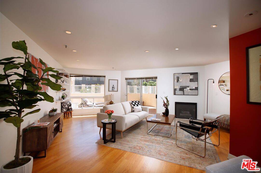 245 Main St 2BR Marina Del Rey La