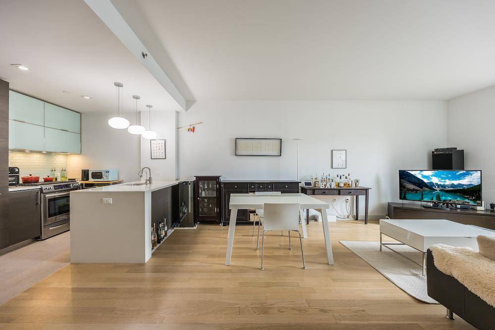 FOR SALE The Industry, 21 24 44th Drive, Unit 3I Long Island City, NYMove in ready.