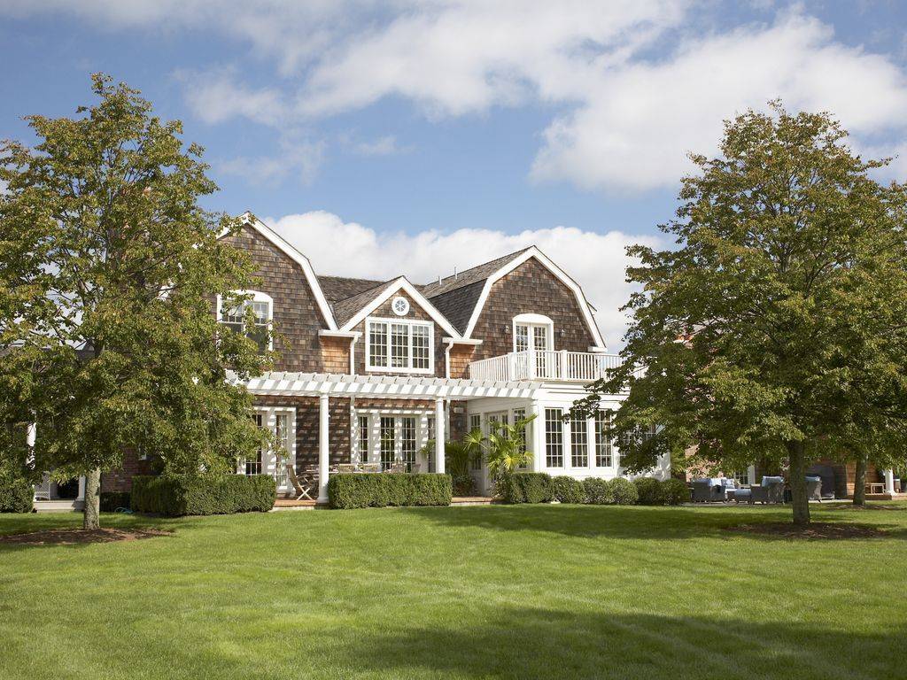 Beautiful Traditional in Southampton's Artist Colony