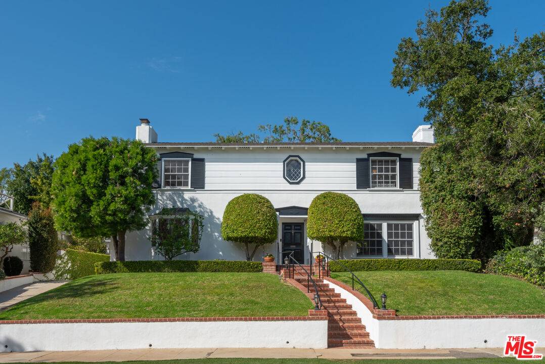 141   Barlock Ave 4BR Brentwood La