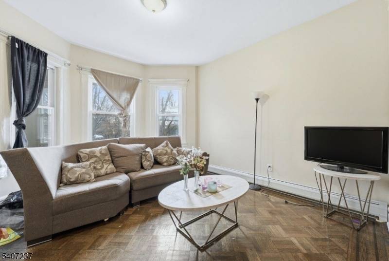 Spacious 2 Family Gem Loade with potencial in Newark !