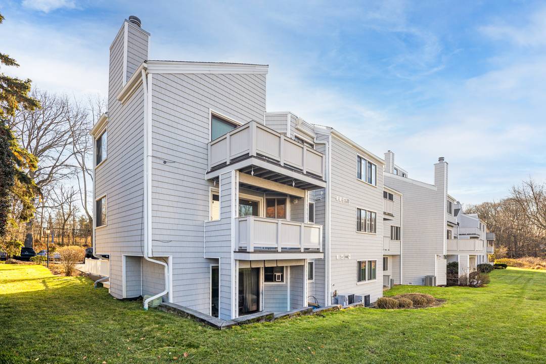 OMG ! a 3 Bedroom home in the highly coveted Rowayton Woods Association w lake views for under 800k !