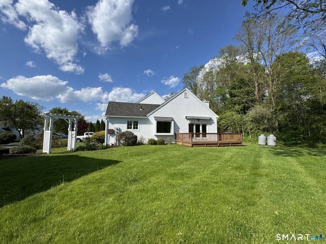 The premier residence at Quarry Ridge only official 3 bedroom unit in Washington is now renovated and available for immediate occupancy.