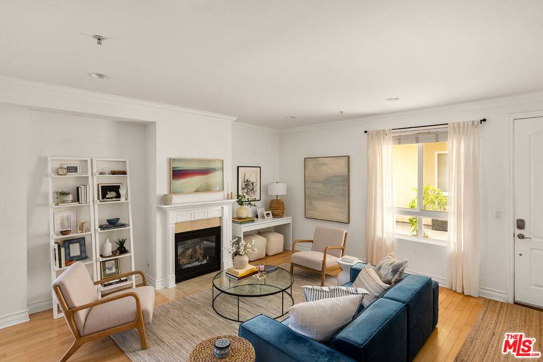 11428 National Blvd 3BR La