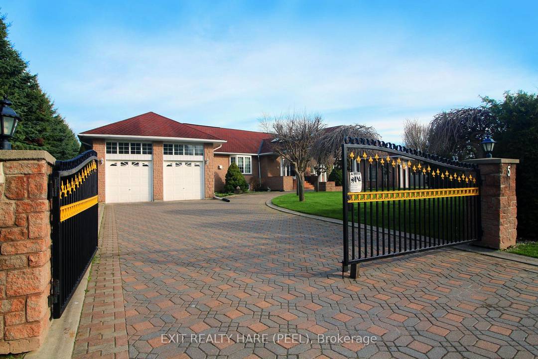 Welcome to the prestigious Castlemore Estates, another world in the heart of The City.