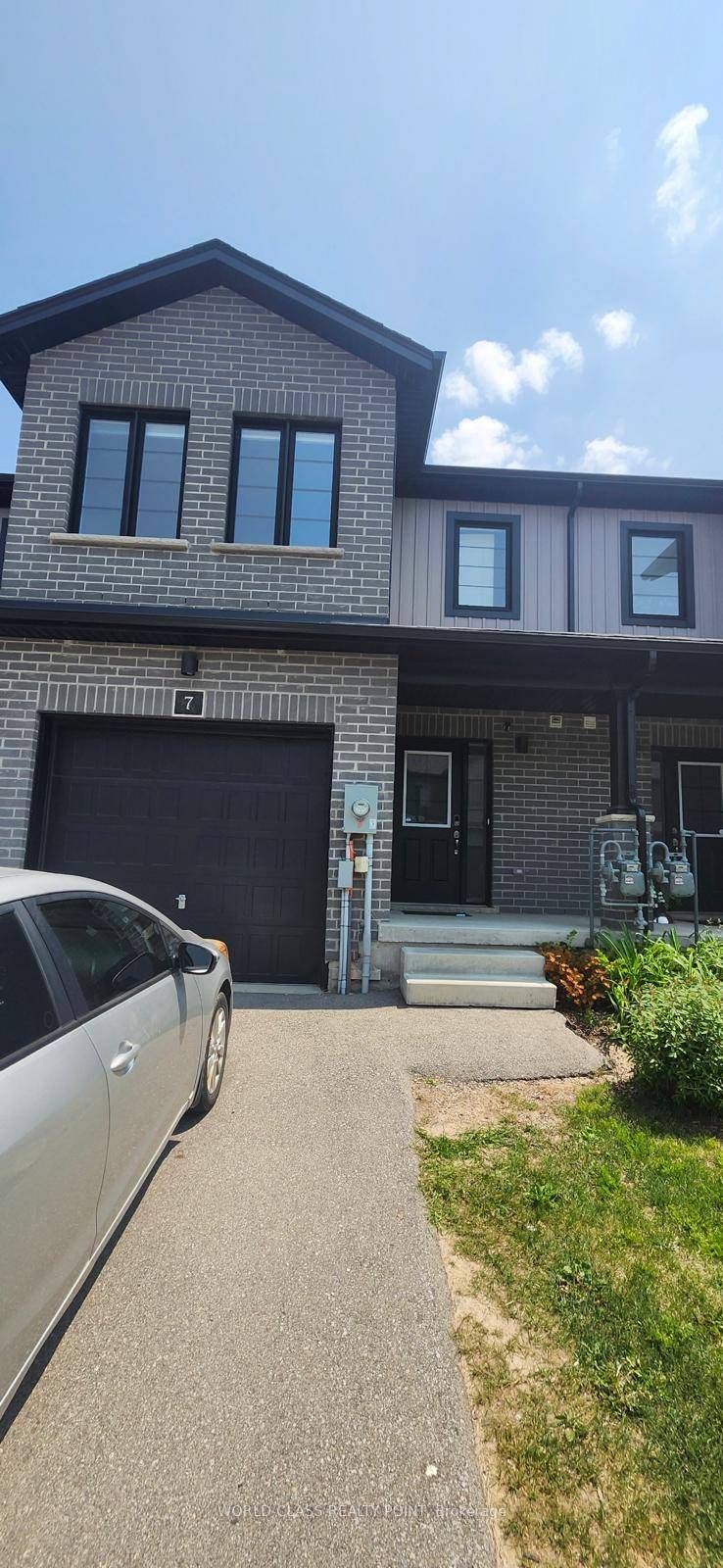 Gorgeous Luxury 3 Bed 4 Bath Townhouse With Finished Walk Out Basement, 2 Parking with access to Garage from House.
