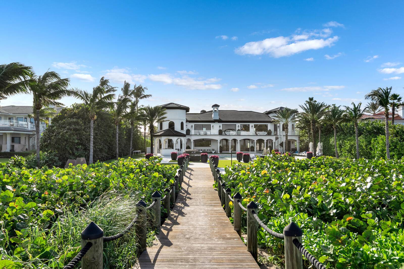 Discover luxury living at Via del Mar, an oceanfront estate in Sailfish Point.