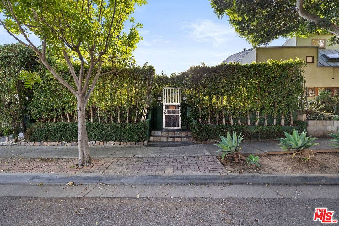 1222   Chelsea Ave 7BR Santa Monica La