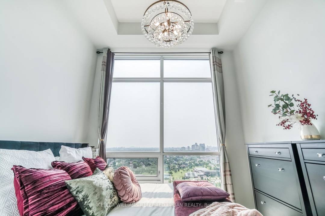 Live in the elegant lower penthouse at ME Living Condos.