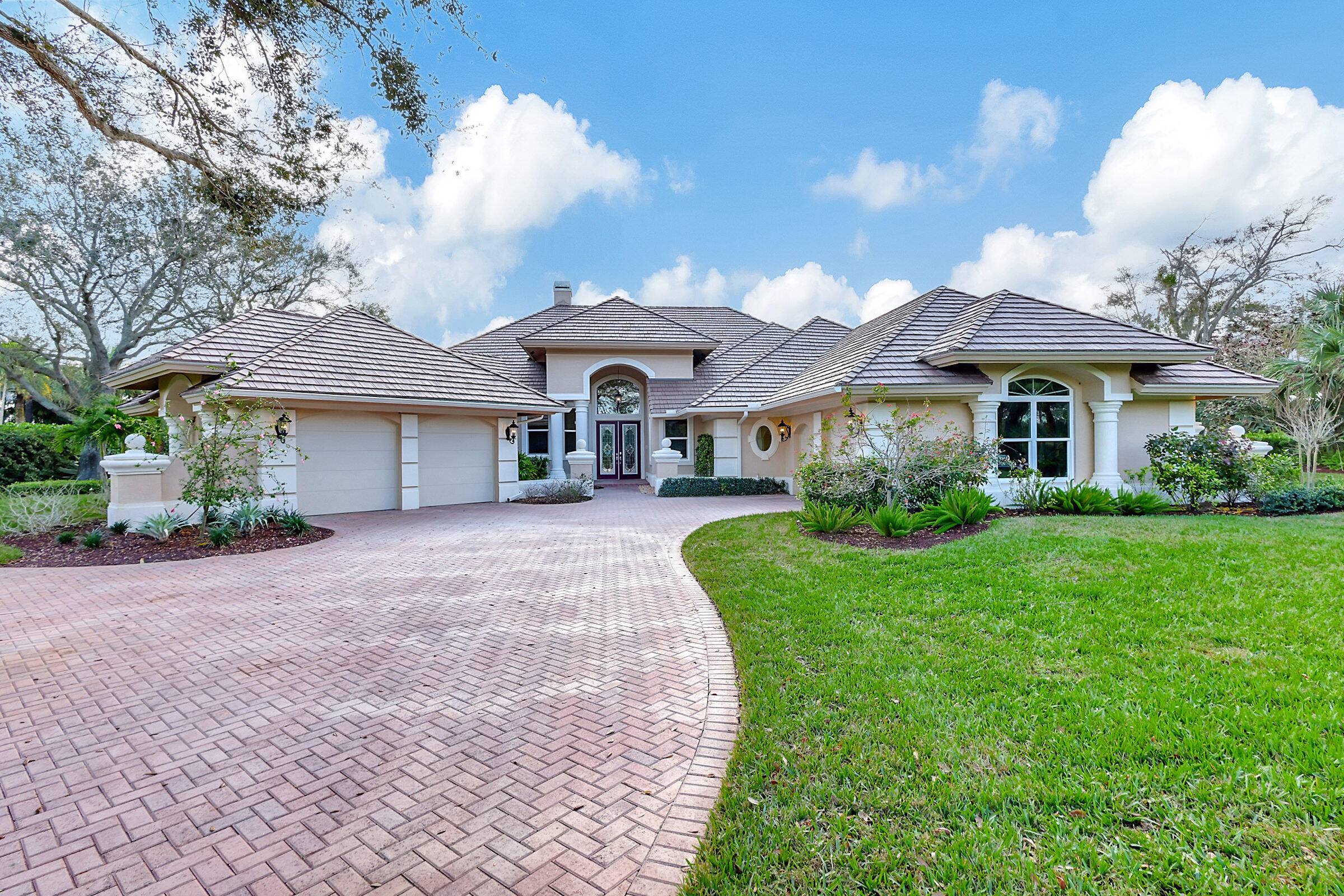 Seasonal Rental in Mariner Sands Country Club !