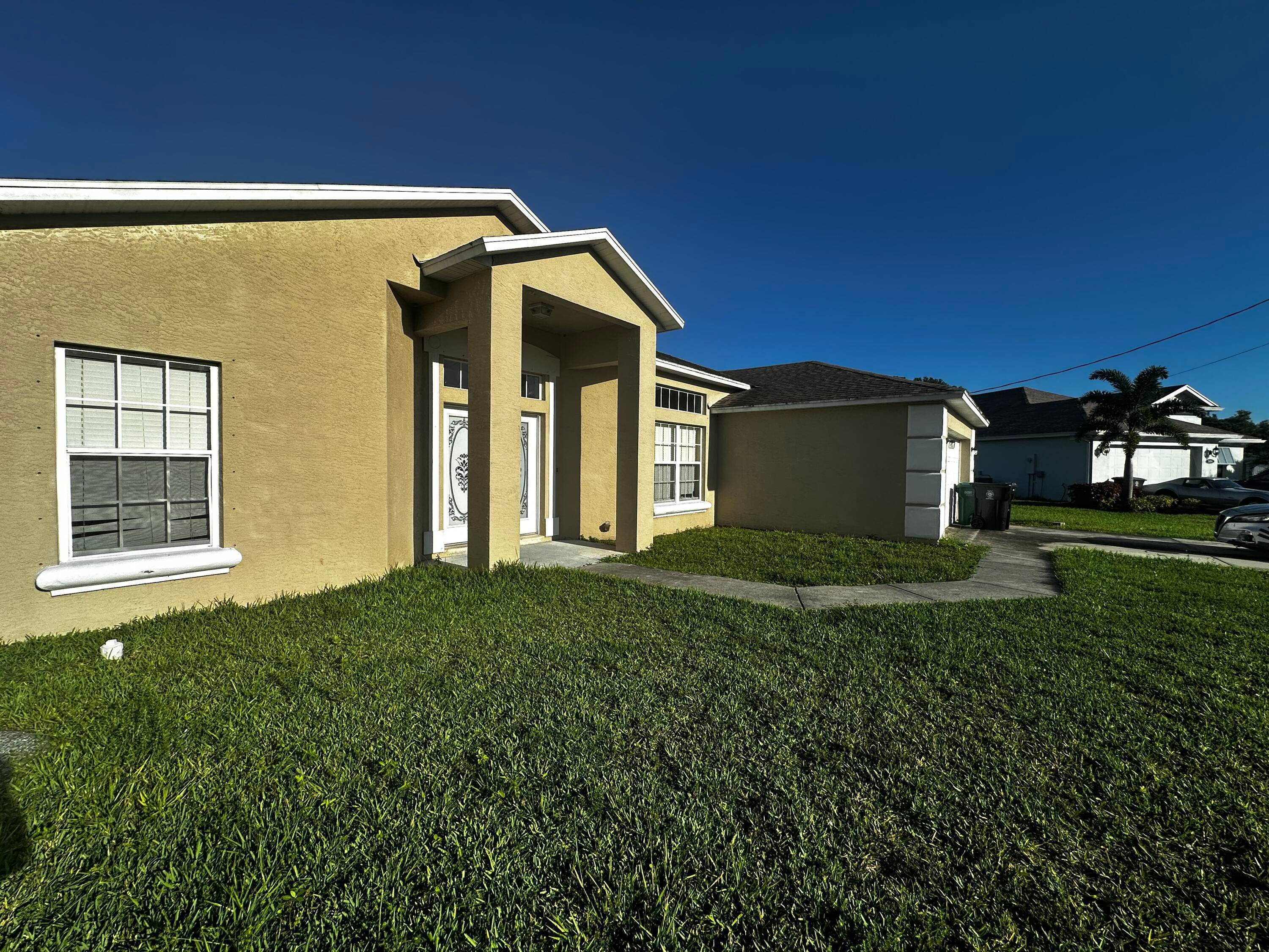 4 Bedroom 2 baths CBS home in desirable area of Torino just North of St Lucie WestThe home has an Open Kitchen to great room, split floor plan and large ...