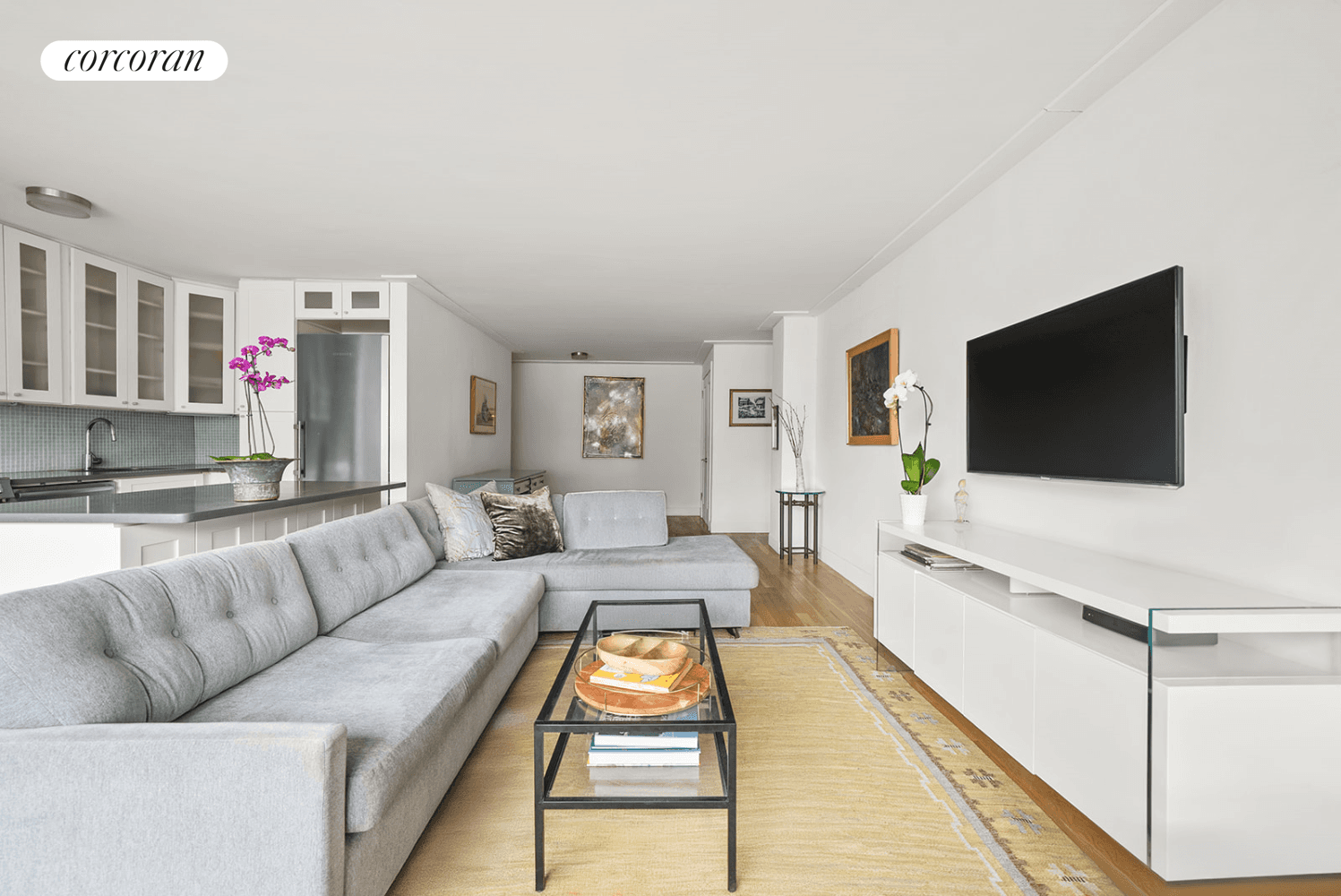 High floor junior 4 with open southern exposures and impressive Central Park views from your own 17ft long private terrace !