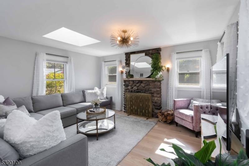 Captolene Ave Bloomingdale Boro New Jersey Single-Family
