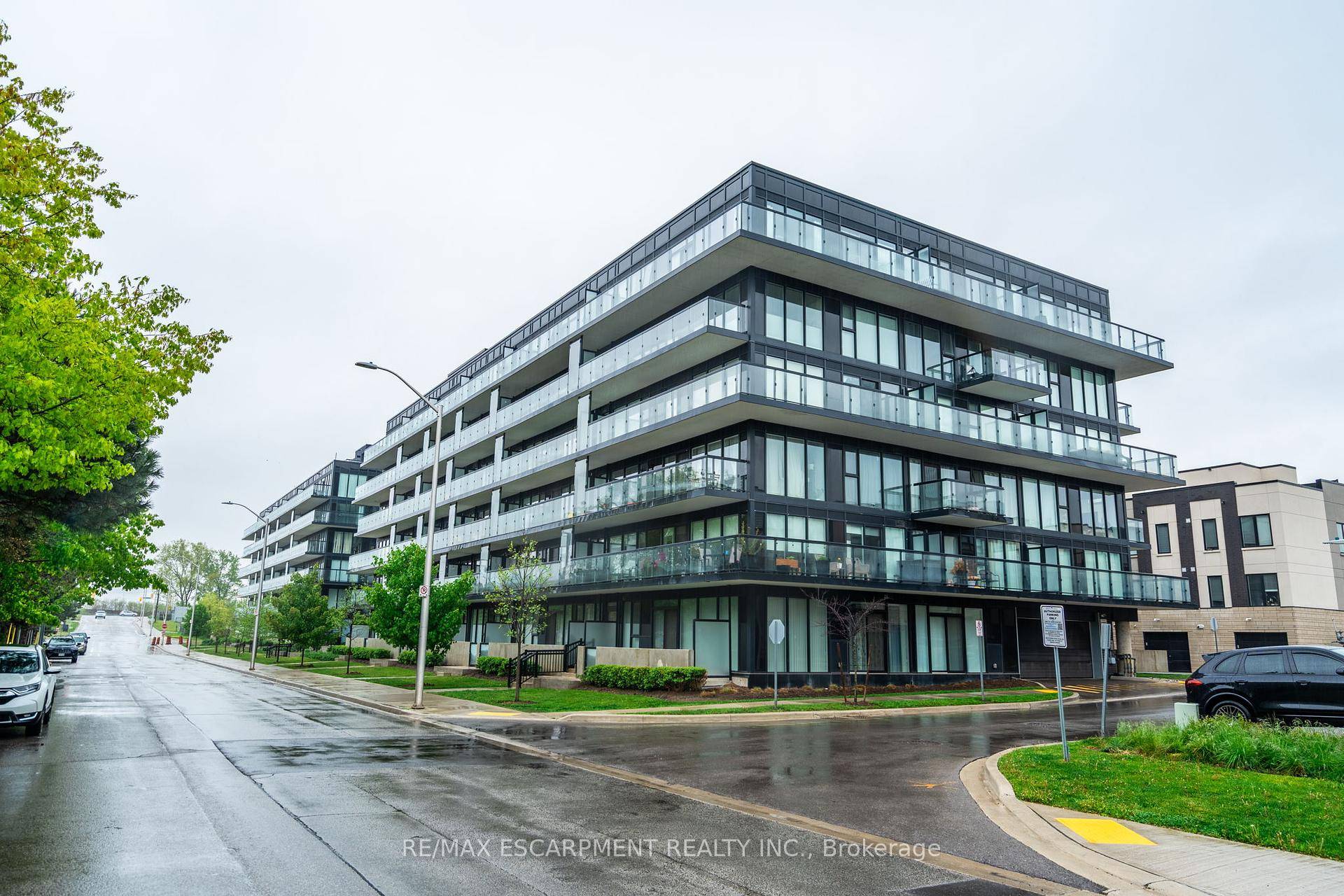 Welcome to Unit B223 an exceptional corner suite in one of Burlingtons most desirable boutique buildings, located in the vibrant Aldershot neighborhood.