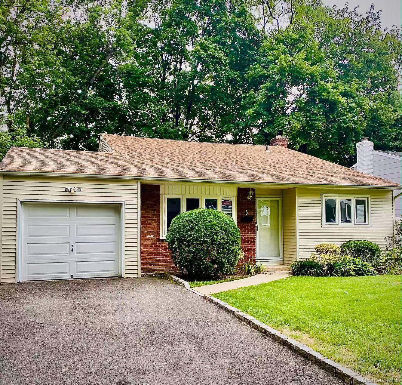 Charming Updated 3 Bedroom Split Level Home on Quiet Cul de Sac !