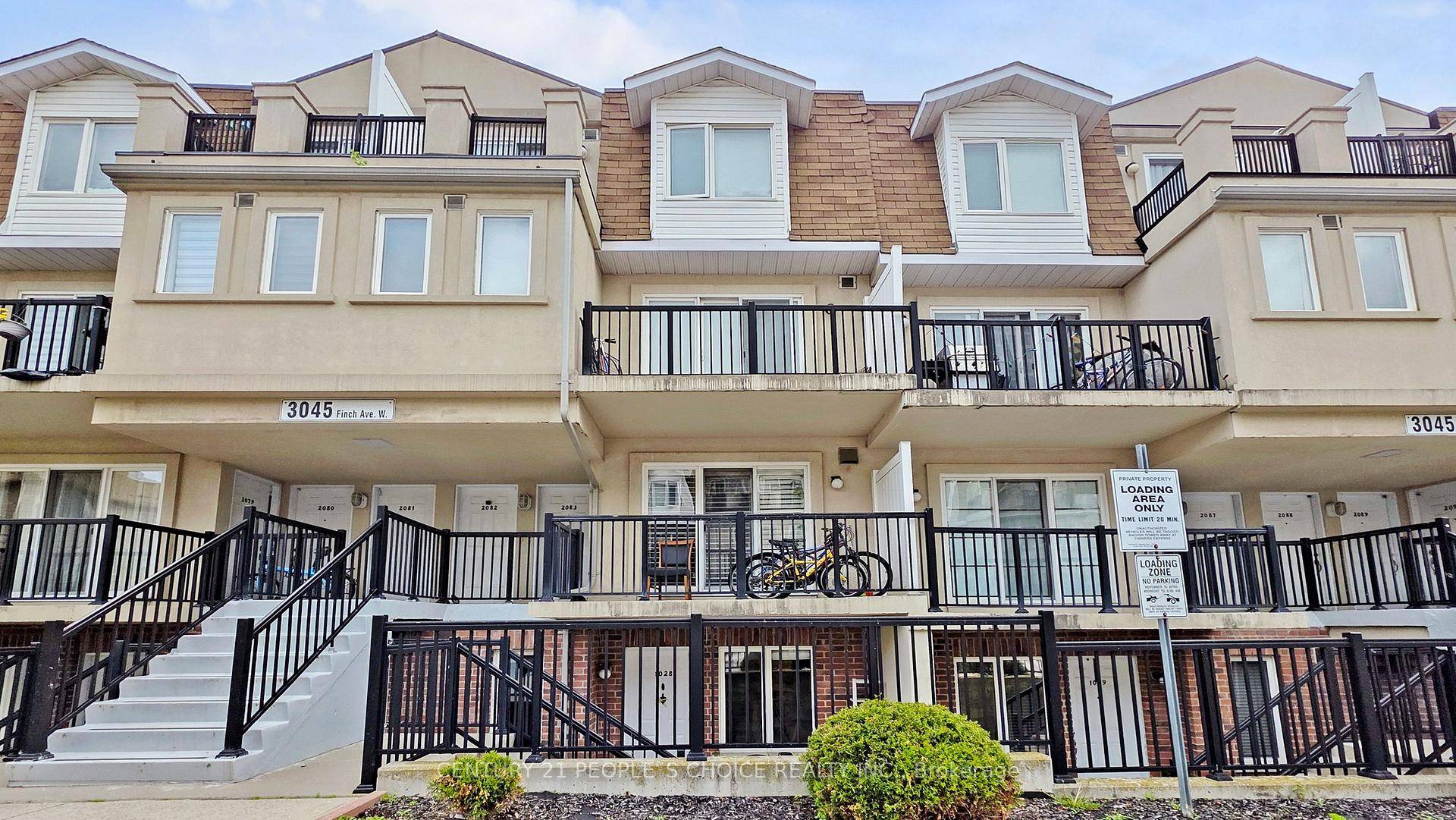 Welcome to this Beautiful 2 1 Bedroom Townhouse in a quiet neighbourhood of Harmony Village.