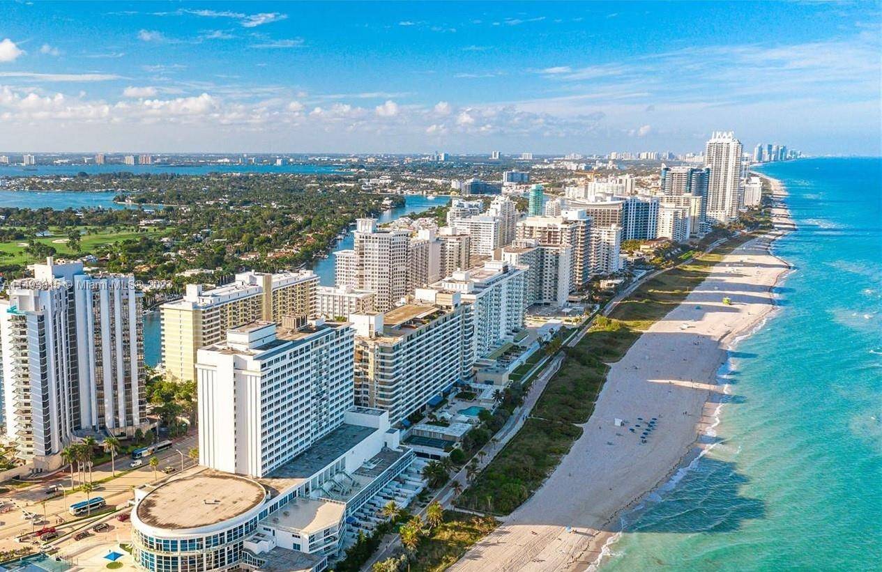 Amazing unit with Direct Ocean Views, located in highest floor the unit features high ceilings, 2 Bedrooms 2 full Bathrooms, open kitchen with counter bar, Walk In Closet, Two Central ...