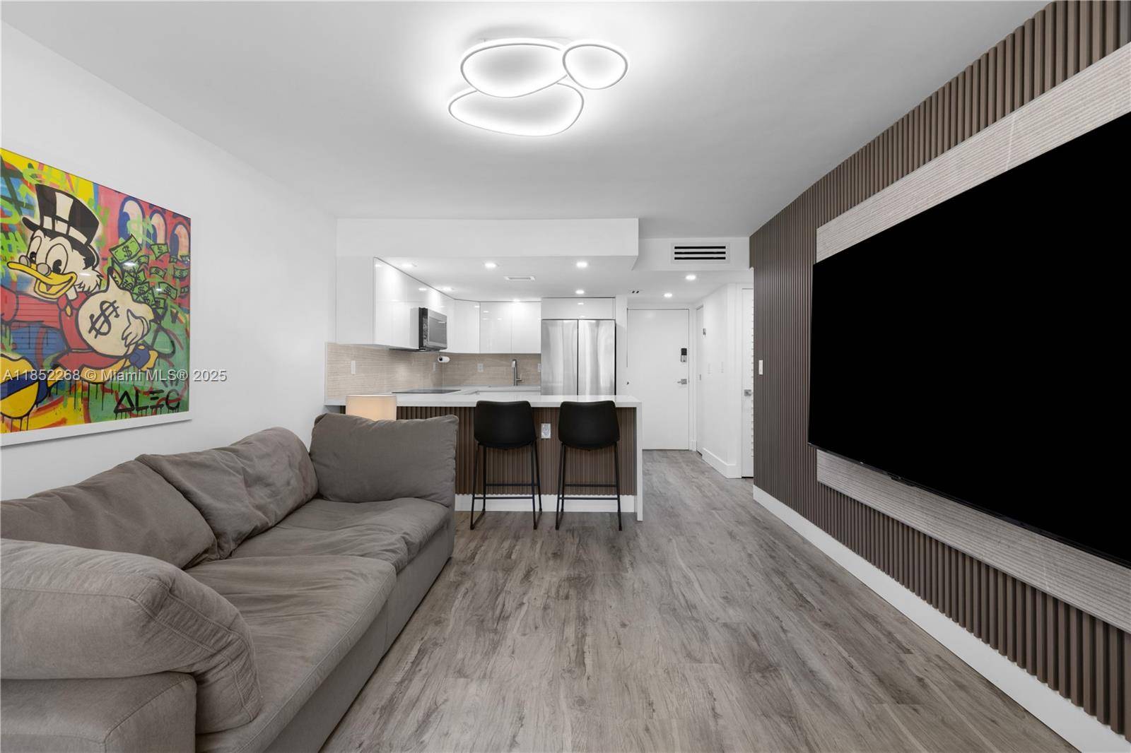 Welcome to your dream condo in The Promenade at Kendale Lakes !