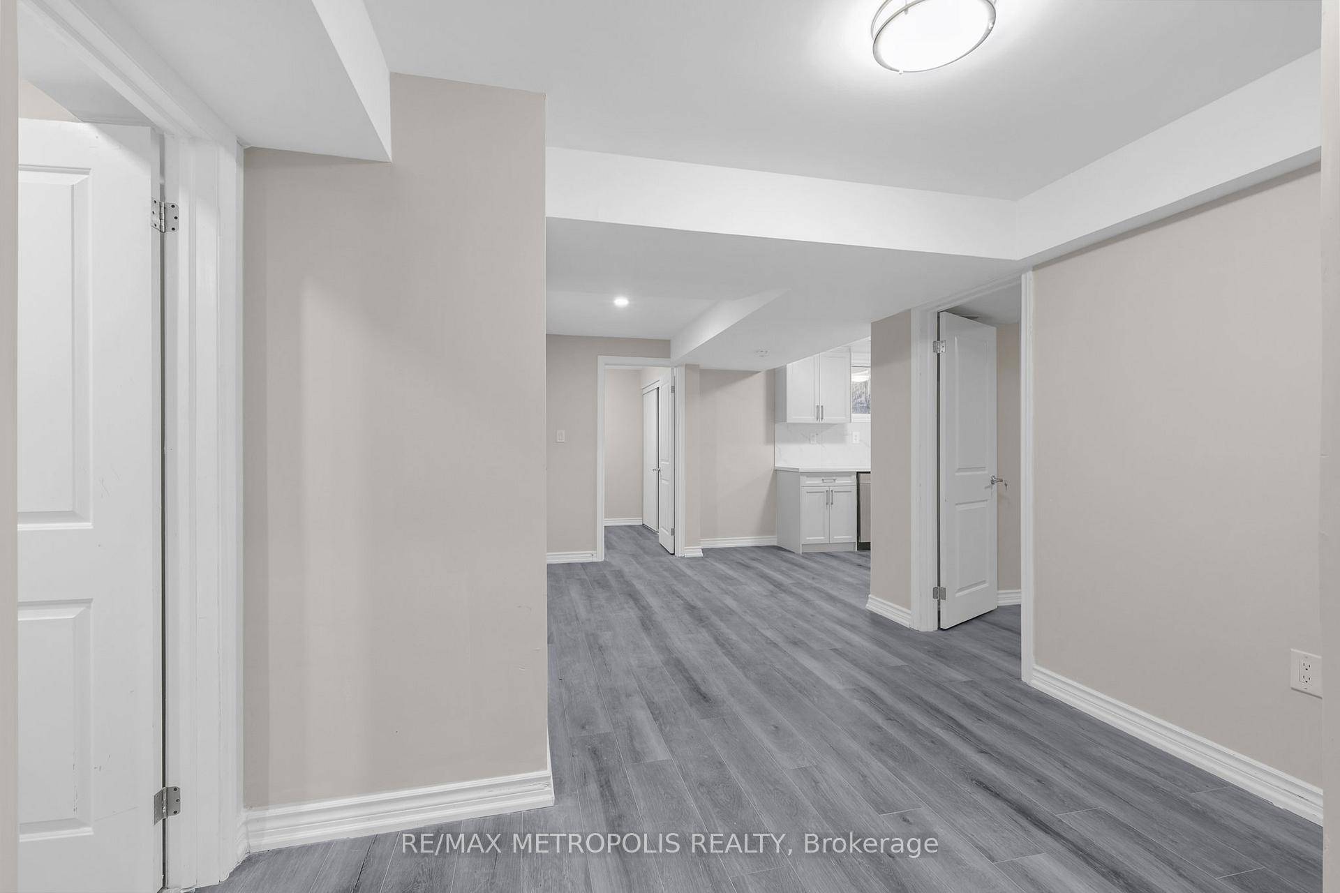 Welcome to this beautiful and spacious 1 1 bedroom legal basement apartment in the heart of North Oshawa, situated in one of the safest and family friendly neighbourhood of Windfields ...
