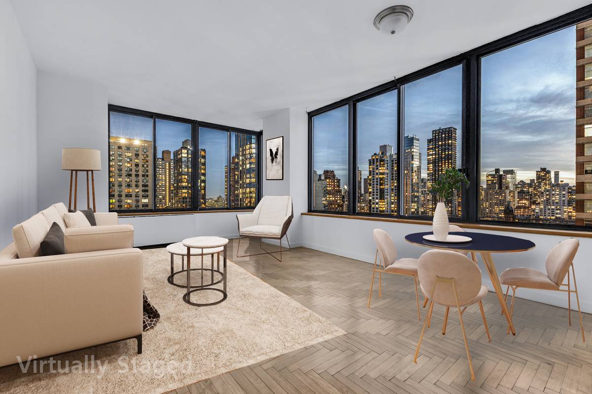 ONE BEDROOM CONDO WITH INCREDIBLE VIEWS !