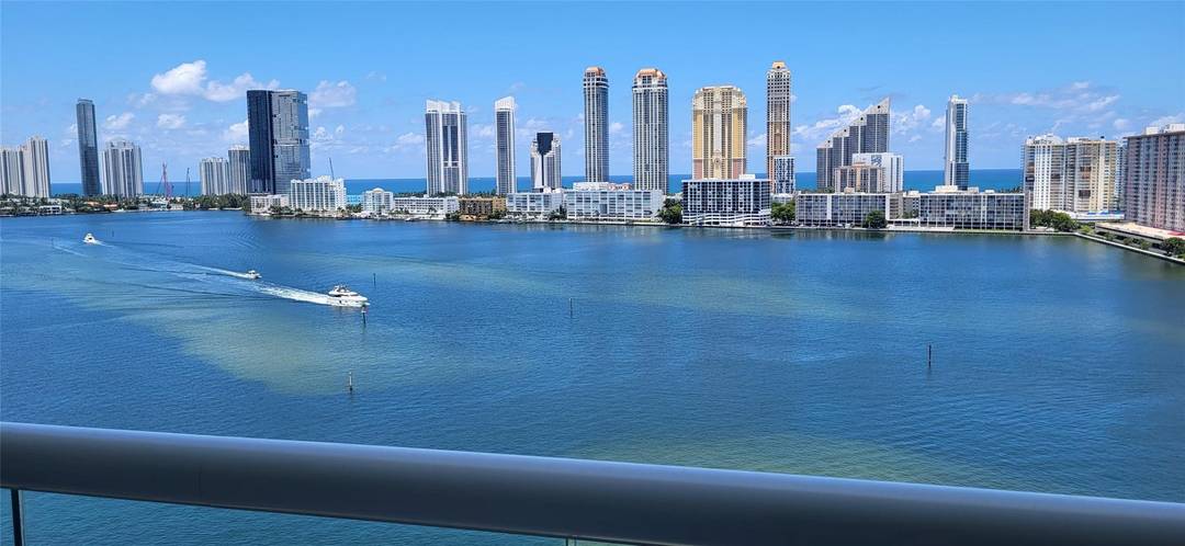 Experience fine luxurious coastal living in prestigious Williams Island community with 16 tennis courts, 3 restaurants, spa, marina, paths, playground, shuttle, and nearby houses of worship.