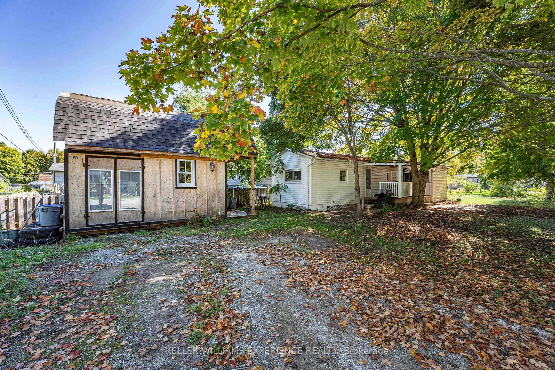 MOTIVATED SELLER AND QUICK CLOSING AVAILABLE !