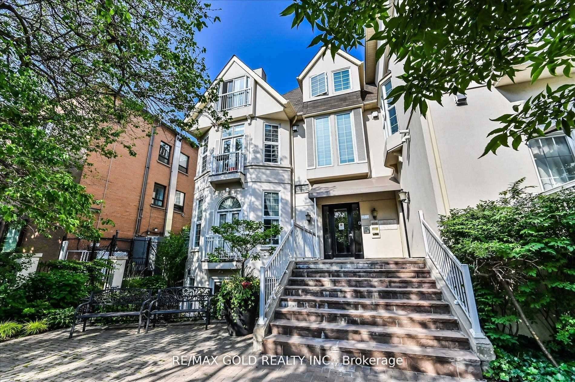 Rarely Offered 3 Bedroom Penthouse Suite At Jarvis Mansions !