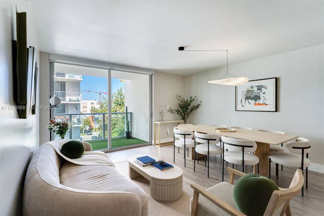 Beautiful 2 bedroom 2 bathroom in the heart of Bay Harbor Islands.