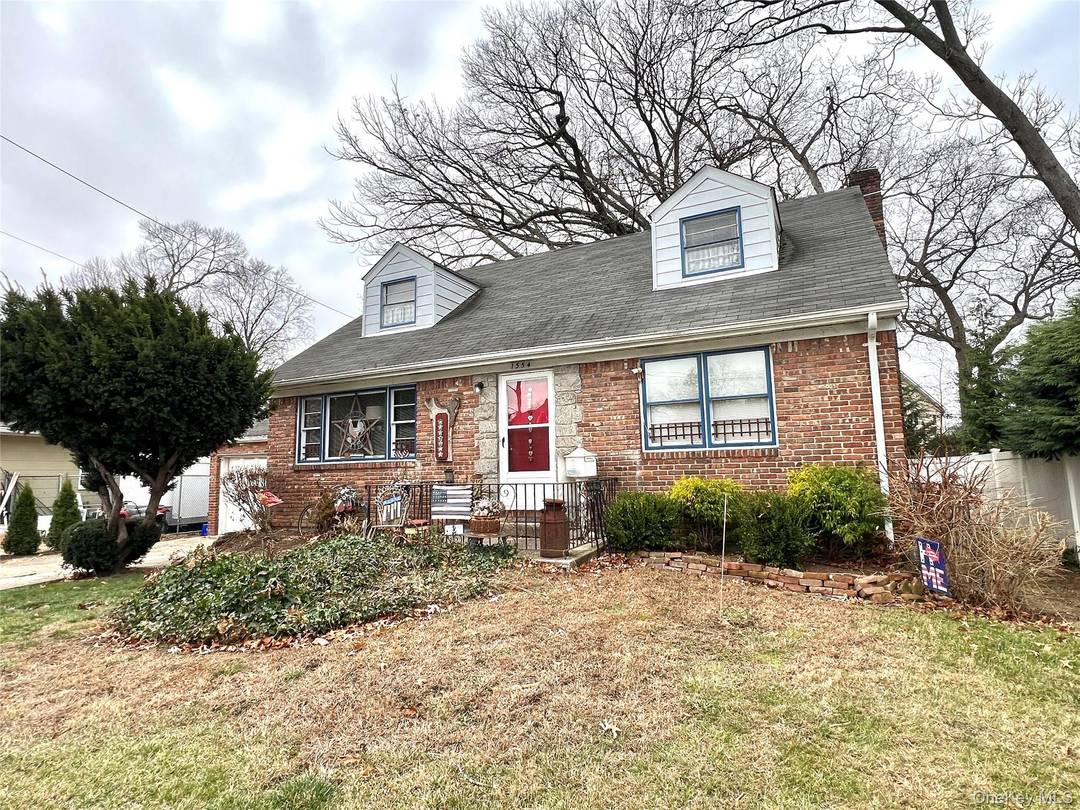 Cape Cod Style Home located on a residential street, solid location Perfect opportunity for investors to purchase an occupied property in Baldwin.