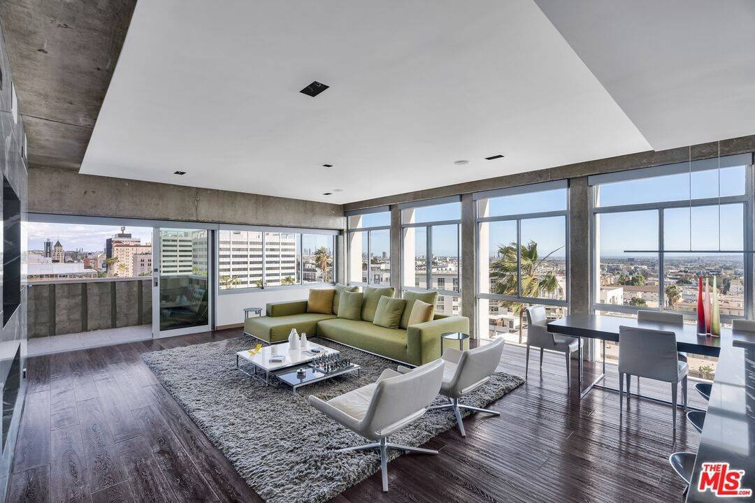 7135   Hollywood Blvd 1BR Hollywood Hills East La