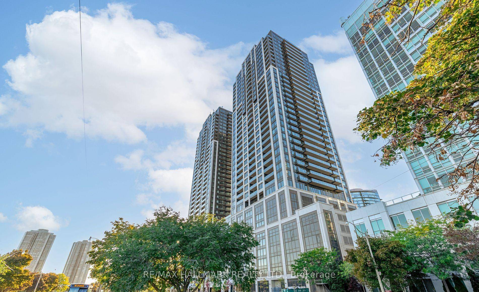 Conveniently Located In One Of The Most Sought After Neighborhoods, Corner Condo 1 Bedroom And A Den With A Parking And A Locker.
