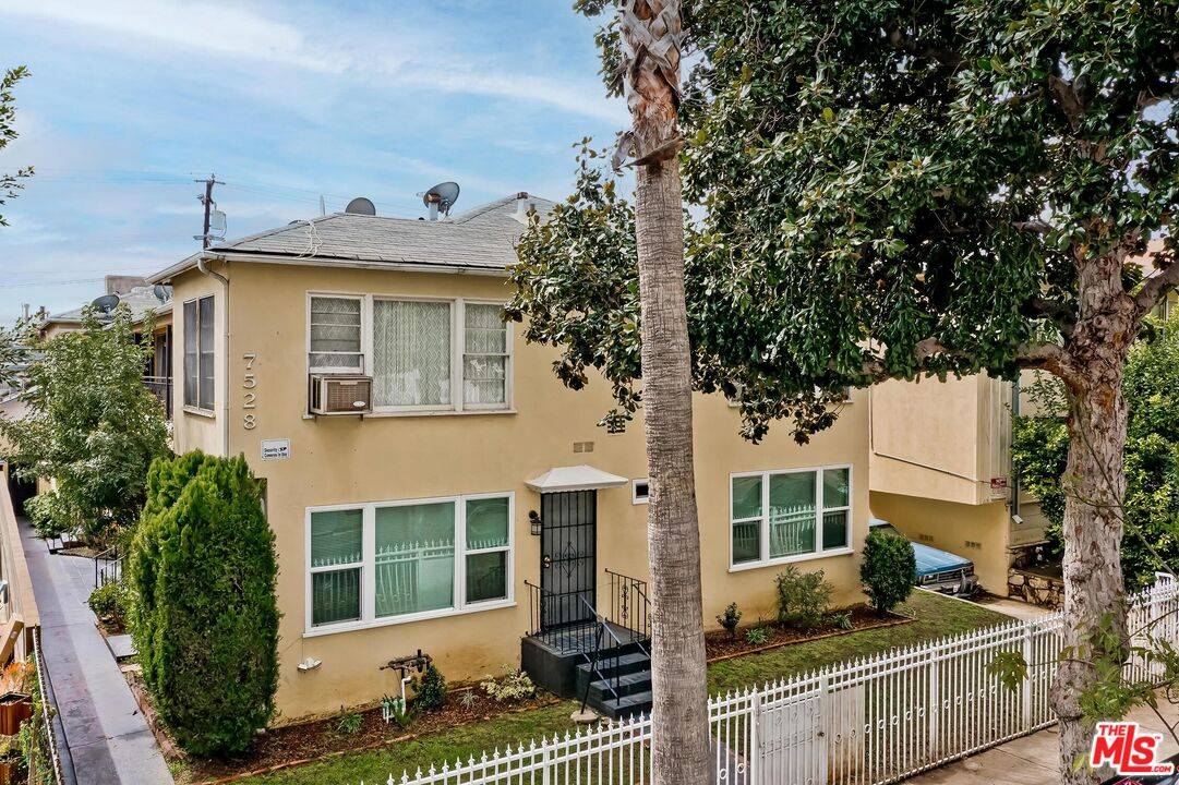 7528   Norton Ave Hollywood Hills East LA